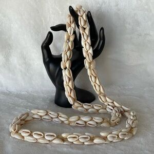 Vintage handmade Hawaiian cowrie shell lai 1970’s